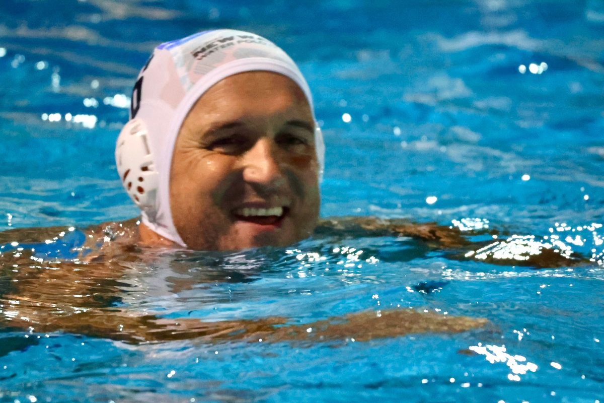 New Wave senior player in the pool